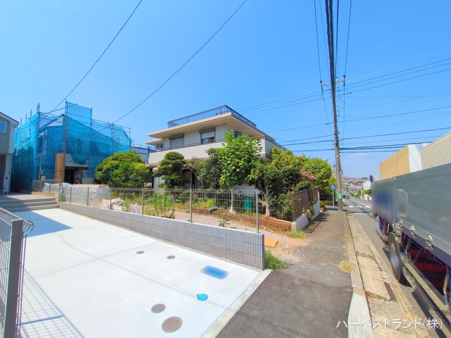 神奈川県横浜市都筑区荏田南３丁目の新築戸建てシート写真 2025年8月25日撮影