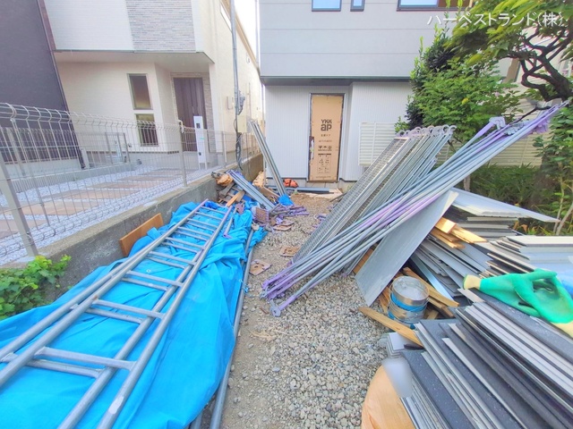 神奈川県横浜市都筑区荏田南３丁目の新築戸建て外構写真 2025年9月24日撮影