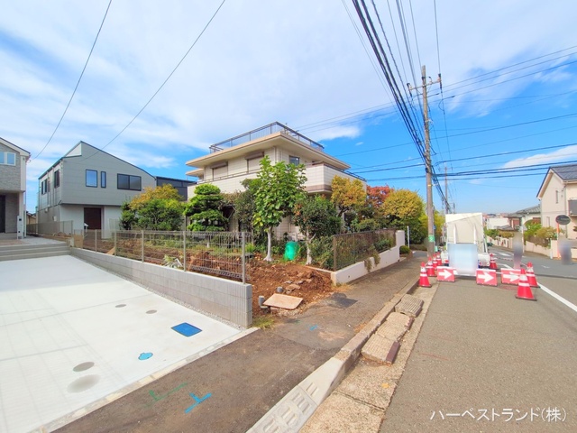 神奈川県横浜市都筑区荏田南３丁目の新築戸建て外構写真 2025年10月22日撮影