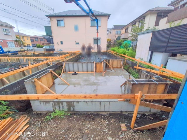 神奈川県相模原市南区南台４丁目の新築戸建て基礎写真 2025年7月15日撮影