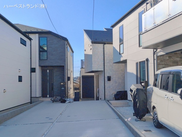 神奈川県横浜市鶴見区北寺尾７丁目の新築戸建て完成写真 2026年2月2日撮影