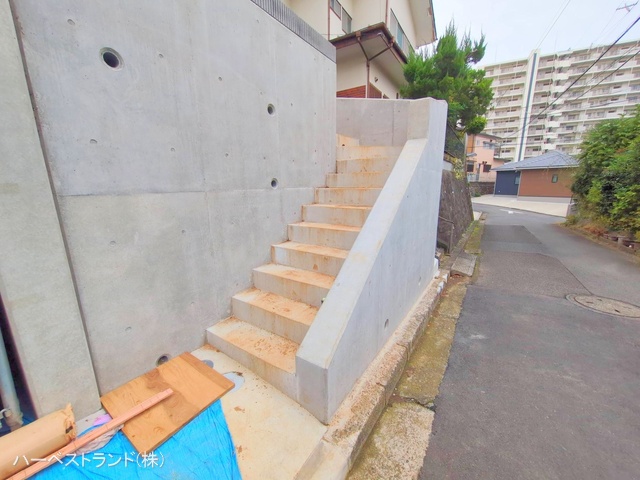 神奈川県座間市緑ケ丘6丁目の新築戸建て外構写真 2025年10月22日撮影