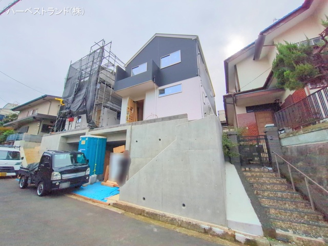 神奈川県座間市緑ケ丘6丁目の新築戸建て外構写真 2025年10月22日撮影