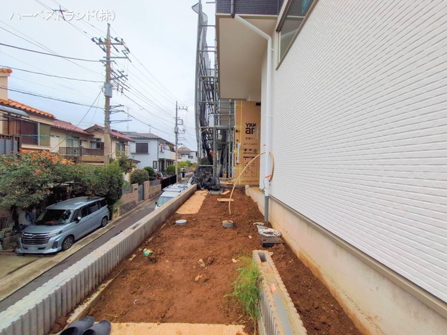 神奈川県座間市緑ケ丘6丁目の新築戸建て外構写真 2025年10月22日撮影