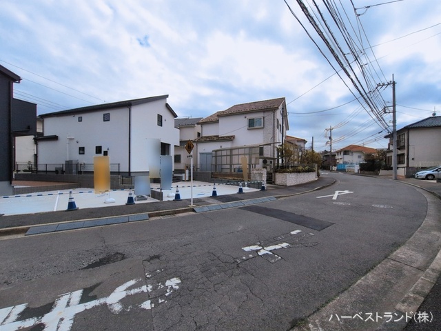 神奈川県川崎市麻生区虹ケ丘１丁目の新築戸建て完成写真 2026年3月15日撮影