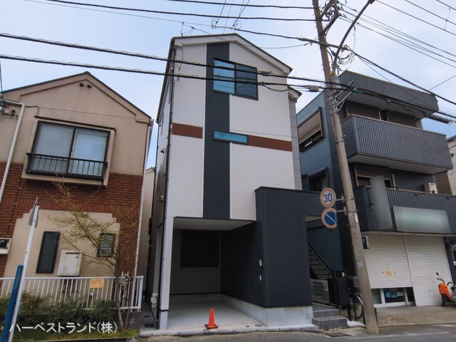 神奈川県横浜市鶴見区東寺尾2丁目の新築戸建て完成写真 2026年3月17日撮影