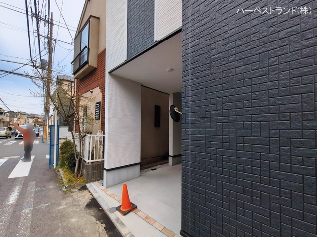 神奈川県横浜市鶴見区東寺尾2丁目の新築戸建て完成写真 2026年3月17日撮影