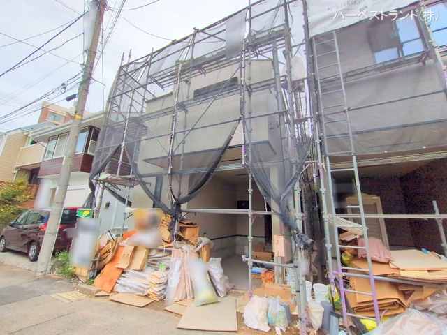 神奈川県横浜市神奈川区三ツ沢下町の新築戸建てシート写真 2025年10月8日撮影