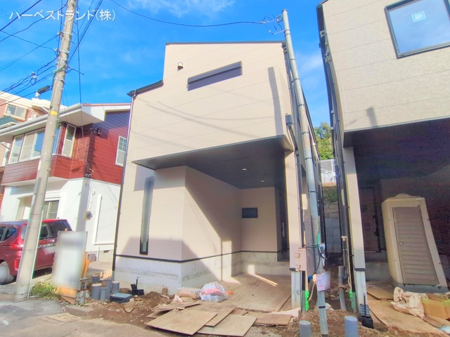 神奈川県横浜市神奈川区三ツ沢下町の新築戸建て外構写真 2025年11月3日撮影