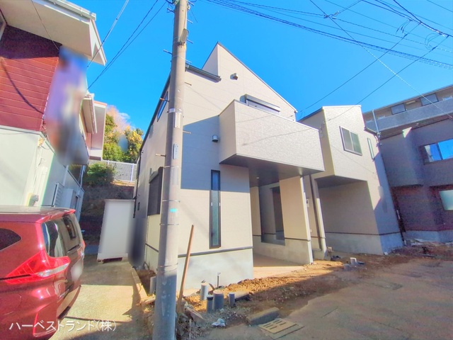 神奈川県横浜市神奈川区三ツ沢下町の新築戸建て外構写真 2025年12月3日撮影
