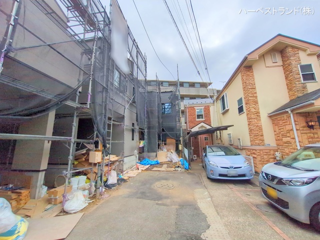 神奈川県横浜市神奈川区三ツ沢下町の新築戸建てシート写真 2025年10月8日撮影