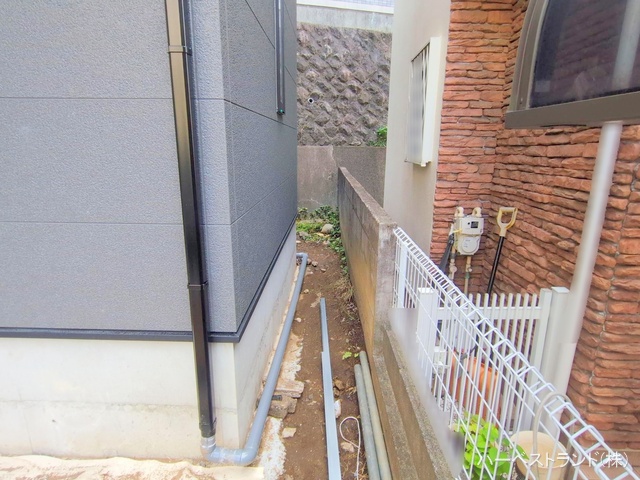 神奈川県横浜市神奈川区三ツ沢下町の新築戸建て外構写真 2025年11月3日撮影