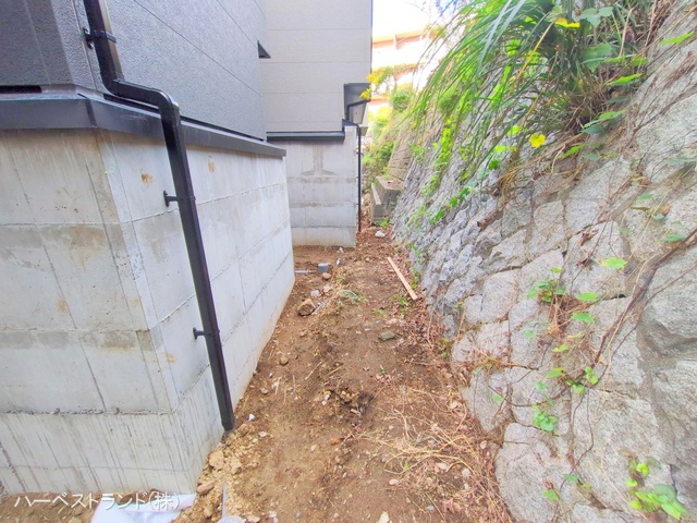 神奈川県横浜市神奈川区三ツ沢下町の新築戸建て外構写真 2025年11月3日撮影