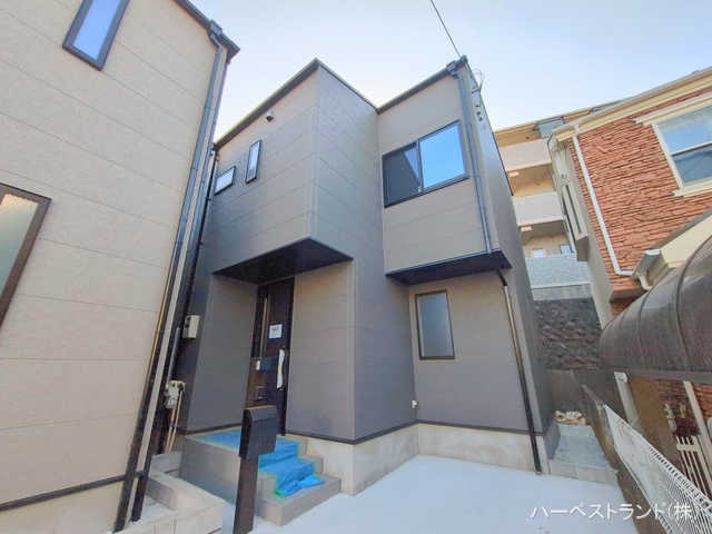 神奈川県横浜市神奈川区三ツ沢下町の新築戸建て完成写真 2026年1月29日撮影