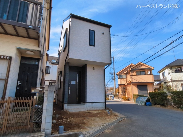 神奈川県川崎市高津区子母口の新築戸建て外構写真 2026年3月8日撮影