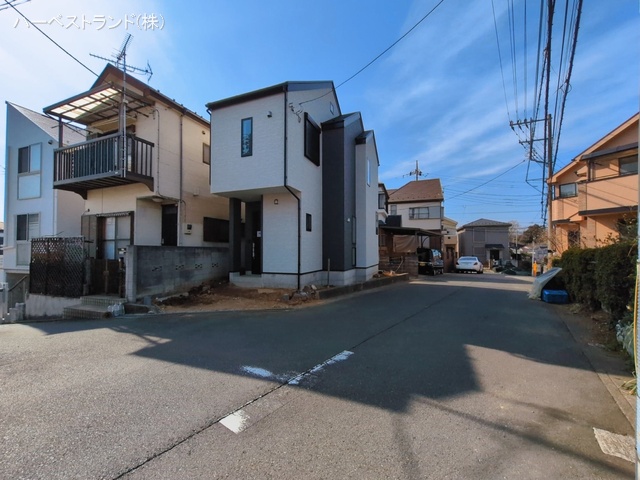 神奈川県川崎市高津区子母口の新築戸建て外構写真 2026年3月8日撮影