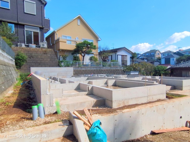 神奈川県横浜市港北区下田町３丁目の新築戸建て基礎写真 2025年10月16日撮影