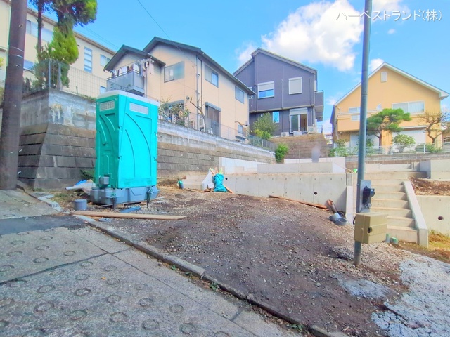 神奈川県横浜市港北区下田町３丁目の新築戸建て基礎写真 2025年10月16日撮影