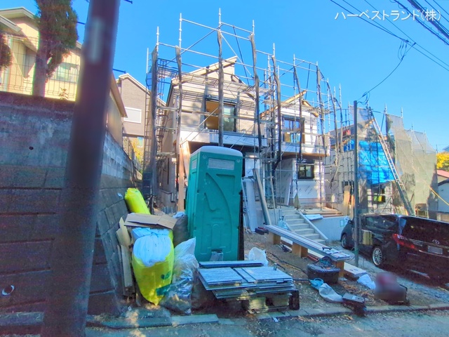 神奈川県横浜市港北区下田町３丁目の新築戸建てシート写真 2025年11月16日撮影