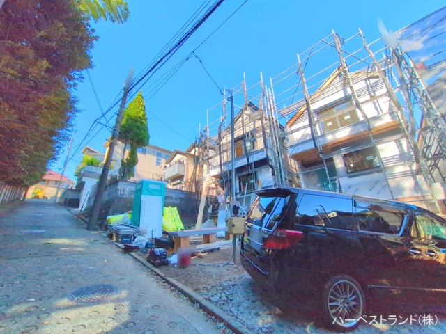 神奈川県横浜市港北区下田町３丁目の新築戸建てシート写真 2025年11月16日撮影