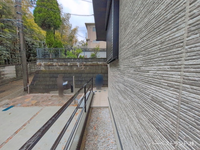 神奈川県横浜市港北区下田町３丁目の新築戸建て完成写真 2026年4月1日撮影