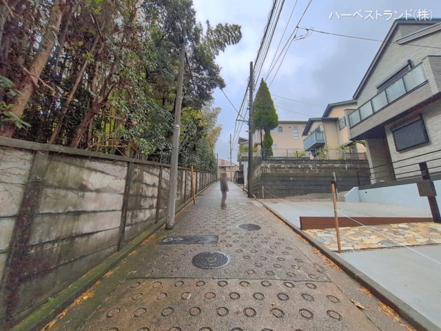 神奈川県横浜市港北区下田町３丁目の新築戸建て完成写真 2026年4月1日撮影