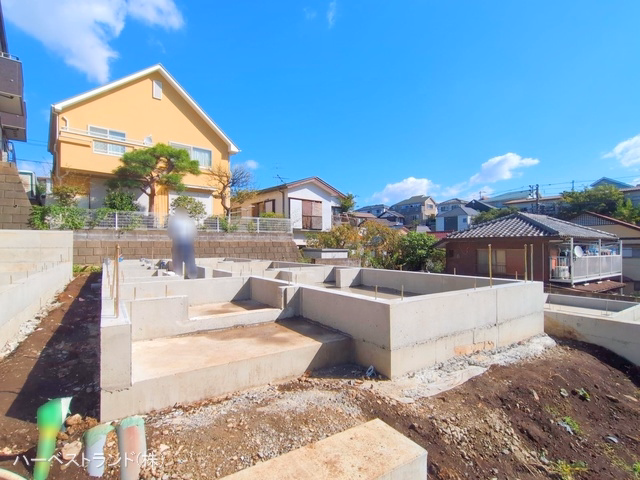 神奈川県横浜市港北区下田町３丁目の新築戸建て基礎写真 2025年10月16日撮影