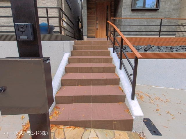 神奈川県横浜市港北区下田町３丁目の新築戸建て完成写真 2026年4月1日撮影