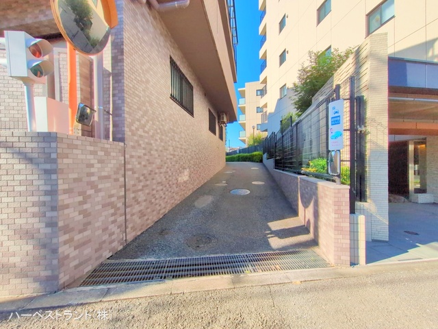 神奈川県相模原市南区上鶴間本町4丁目のマンション『ライオンズガーデン相模大野』外観写真 2024年11月28日撮影