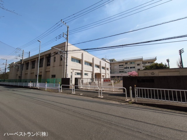 座間市立相模中学校 距離510m