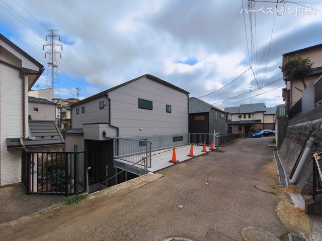 神奈川県横浜市瀬谷区阿久和東2丁目の新築戸建て完成写真 2026年3月9日撮影