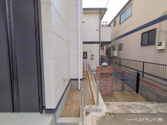 神奈川県横浜市港北区富士塚１丁目の新築戸建て完成写真 2026年4月20日撮影