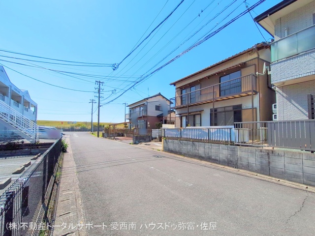 愛知県弥富市川平１丁目の中古戸建て完成写真 2025年4月3日撮影