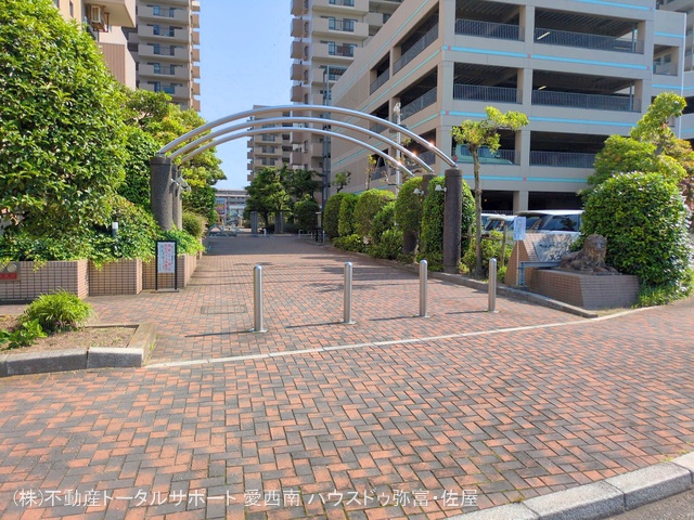 愛知県海部郡蟹江町本町５丁目のマンション『ライオンズマンションニューシティ蟹江二番館』外観写真 2025年6月3日撮影