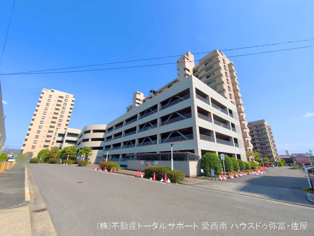 愛知県海部郡蟹江町本町５丁目のマンション『ライオンズマンションニューシティ蟹江二番館』外観写真 2025年6月3日撮影