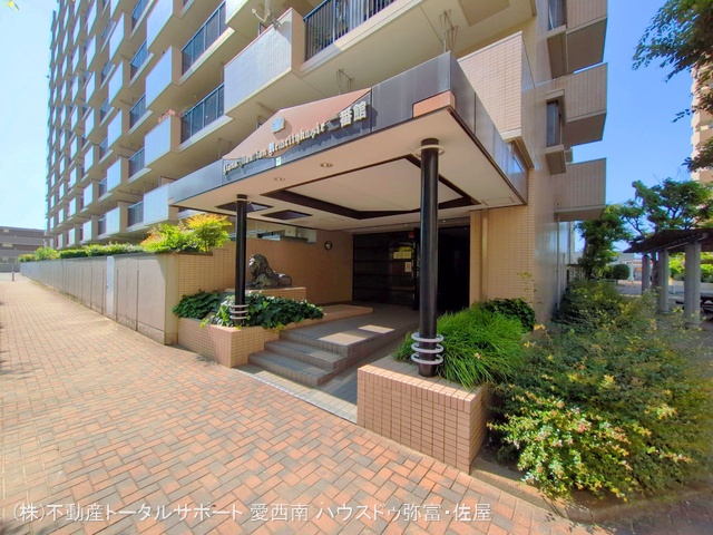 愛知県海部郡蟹江町本町５丁目のマンション『ライオンズマンションニューシティ蟹江二番館』エントランス写真 2025年6月3日撮影