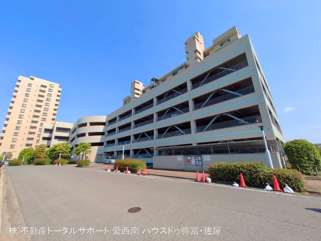 愛知県海部郡蟹江町本町５丁目のマンション『ライオンズマンションニューシティ蟹江二番館』外観写真 2025年6月3日撮影