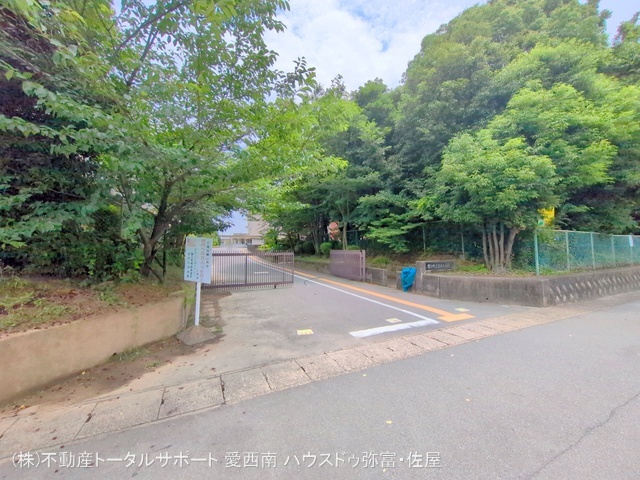 蟹江町立学戸小学校　距離500m