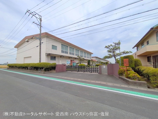 弥富市立十四山西部小学校　距離400m