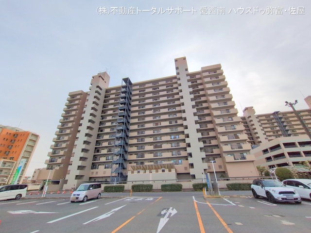 愛知県海部郡蟹江町本町５丁目のマンション『ライオンズマンションニューシティ蟹江六番館』外観写真 2024年12月19日撮影