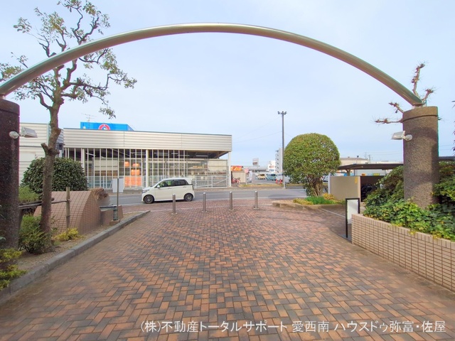 愛知県海部郡蟹江町本町５丁目のマンション『ライオンズマンションニューシティ蟹江六番館』外観写真 2024年12月19日撮影