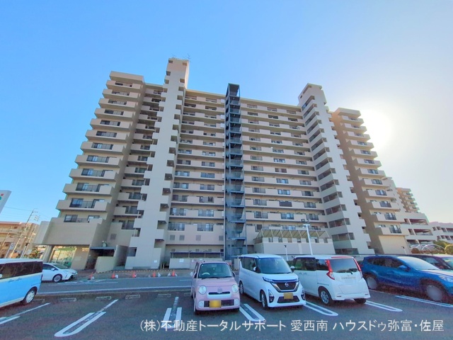 愛知県海部郡蟹江町本町５丁目のマンション『ライオンズマンションニューシティ蟹江六番館』外観写真 2025年3月6日撮影