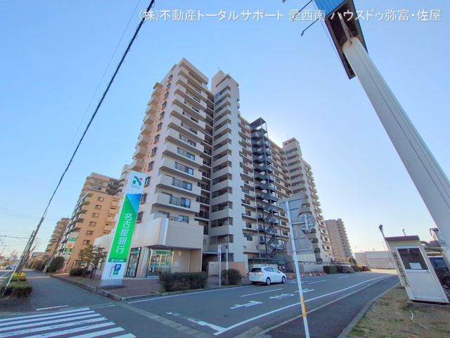 愛知県海部郡蟹江町本町５丁目のマンション『ライオンズマンションニューシティ蟹江六番館』外観写真 2025年3月6日撮影