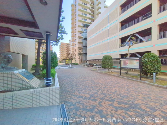 愛知県海部郡蟹江町本町５丁目のマンション『ライオンズマンションニューシティ蟹江六番館』外観写真 2025年3月6日撮影