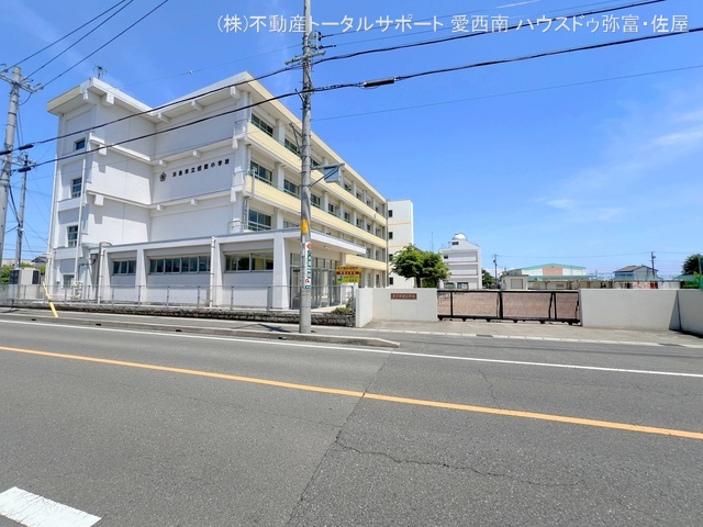 津島市立蛭間小学校　距離950m