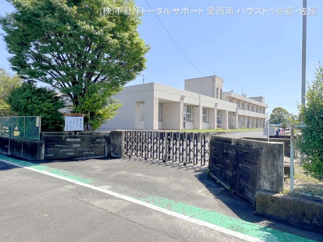 愛西市立市江小学校 距離2140m