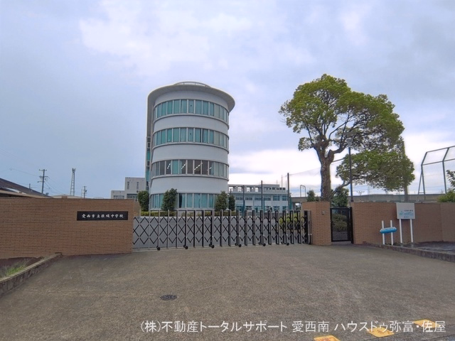 愛西市立佐織中学校