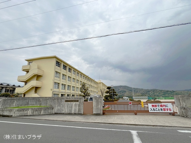 春日井市立石尾台中学校　距離1100m