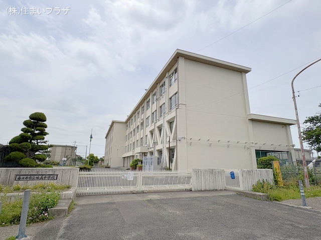 春日井市立味美中学校　距離950m