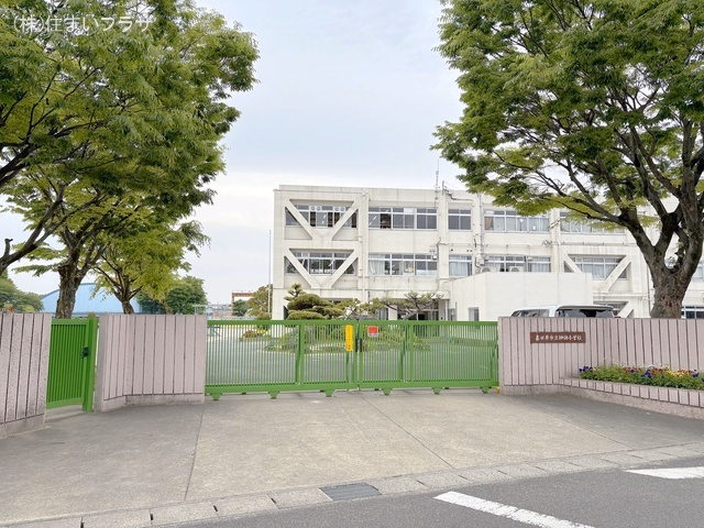 春日井市立神領小学校 距離950m